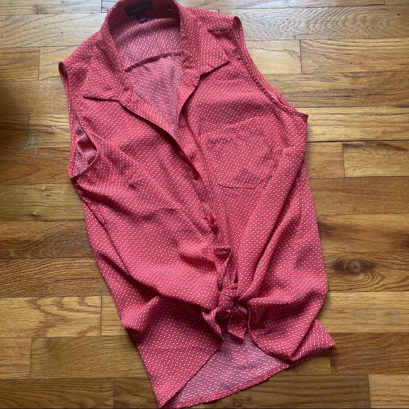 The Limited Sleeveless Button Down Blouse - Picture 5 of 10